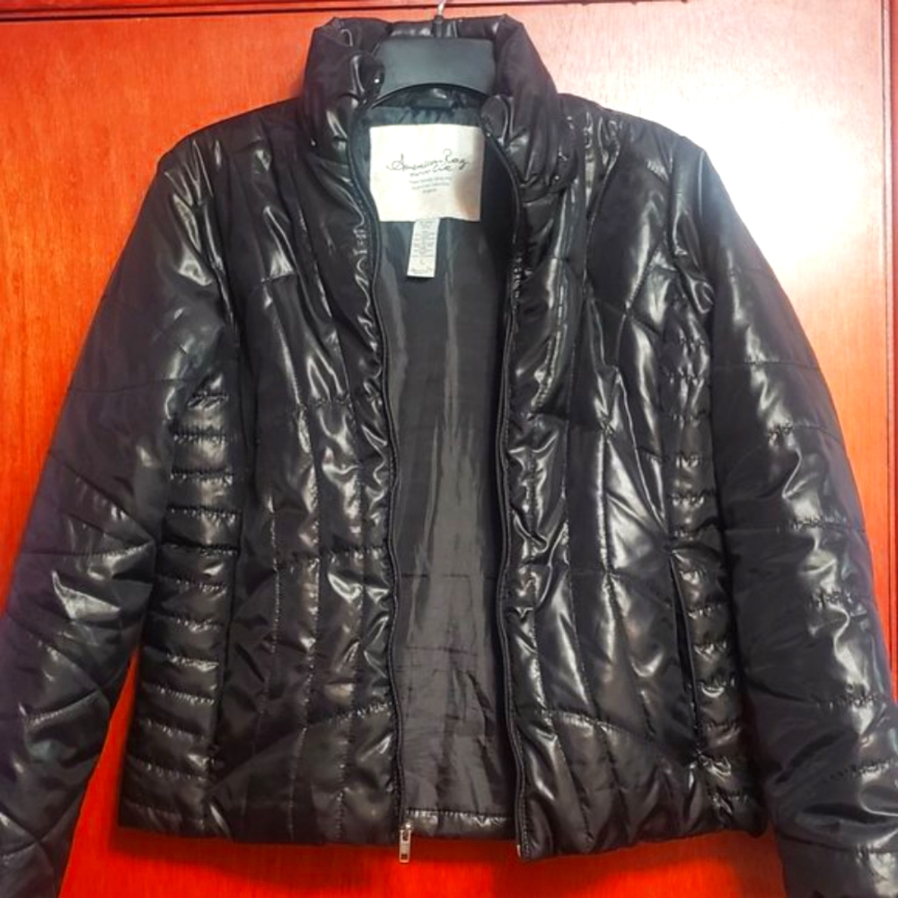 American Rag Puffer Jacket Jr's Size L With Detachable Hood